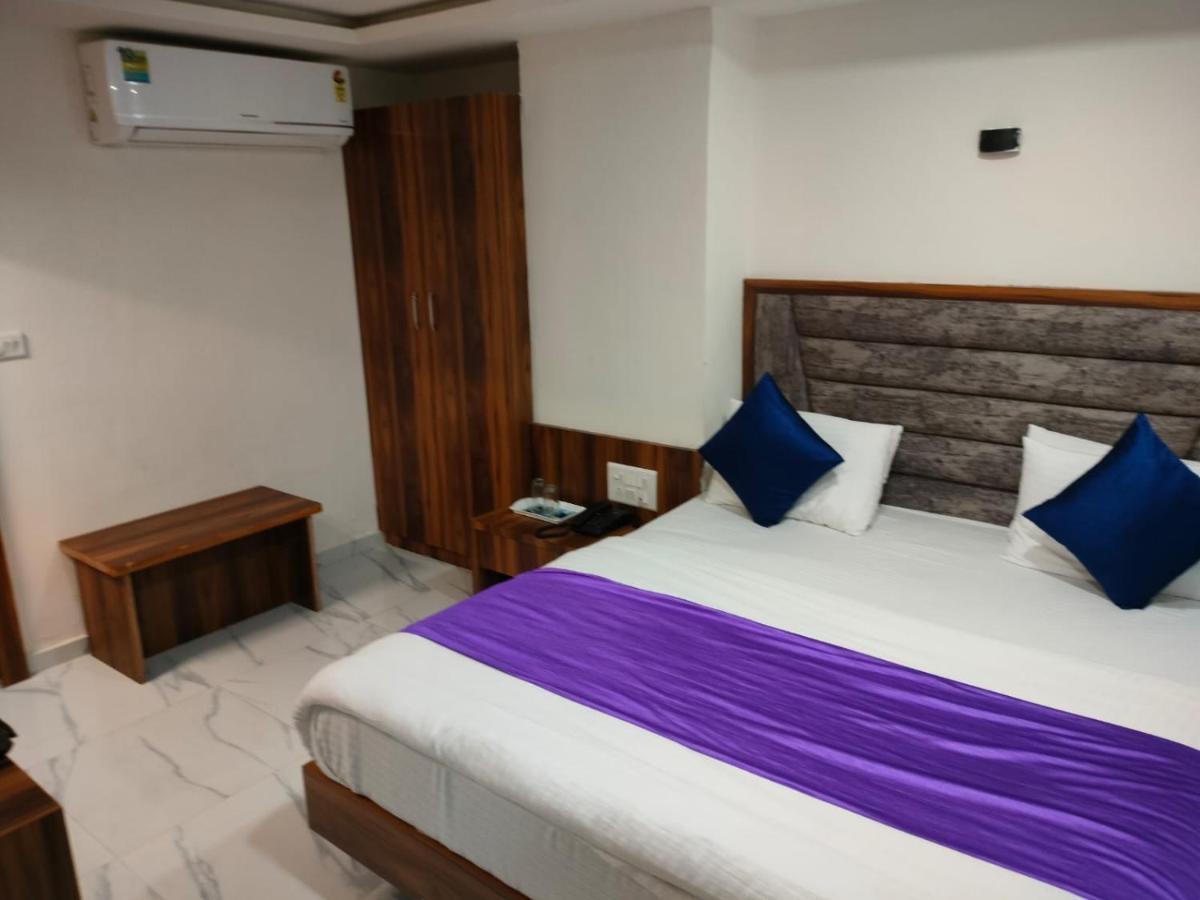 Hotel Ozone,Ahmadábád Kültér fotó