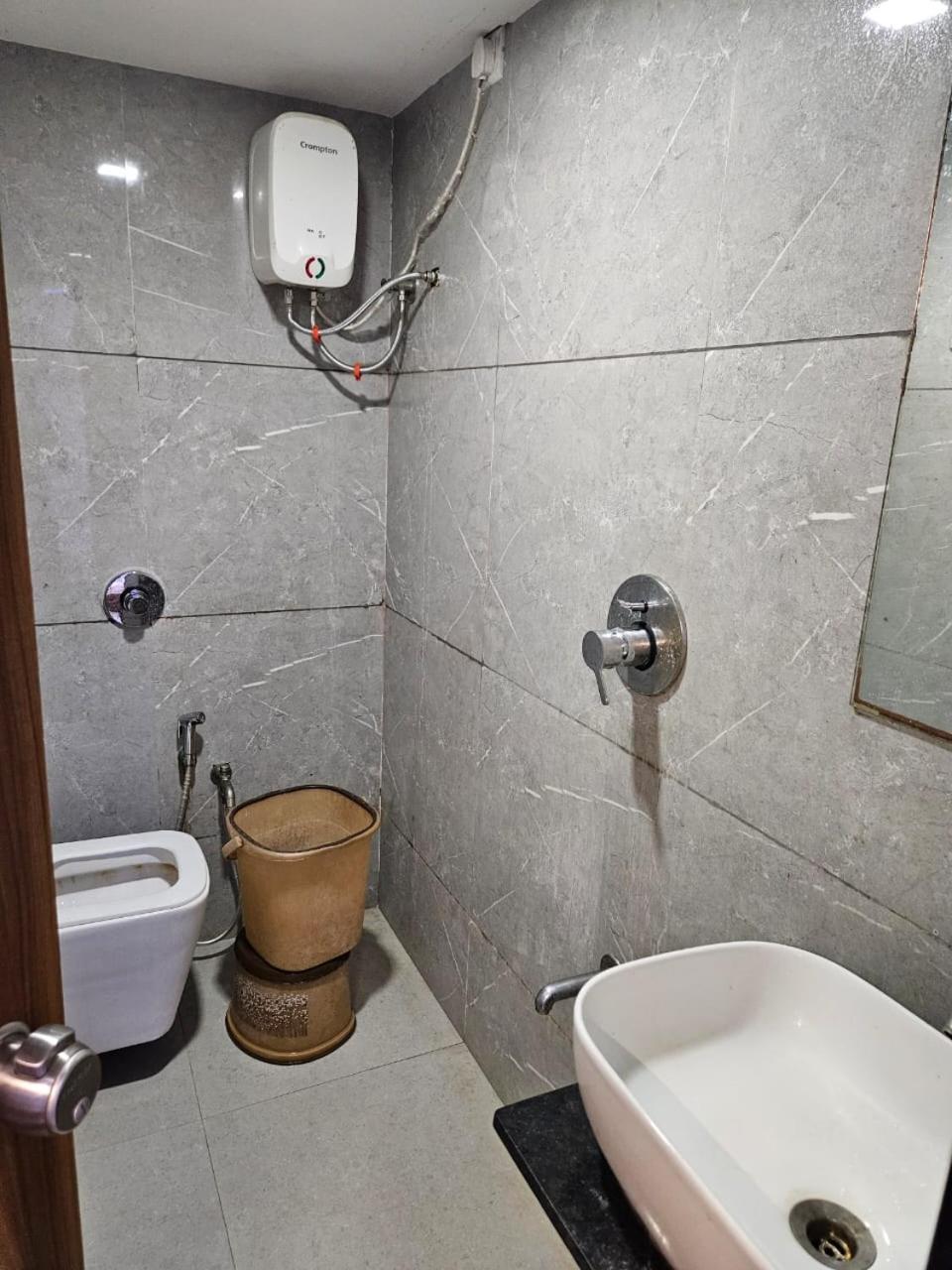 Hotel Ozone,Ahmadábád Kültér fotó
