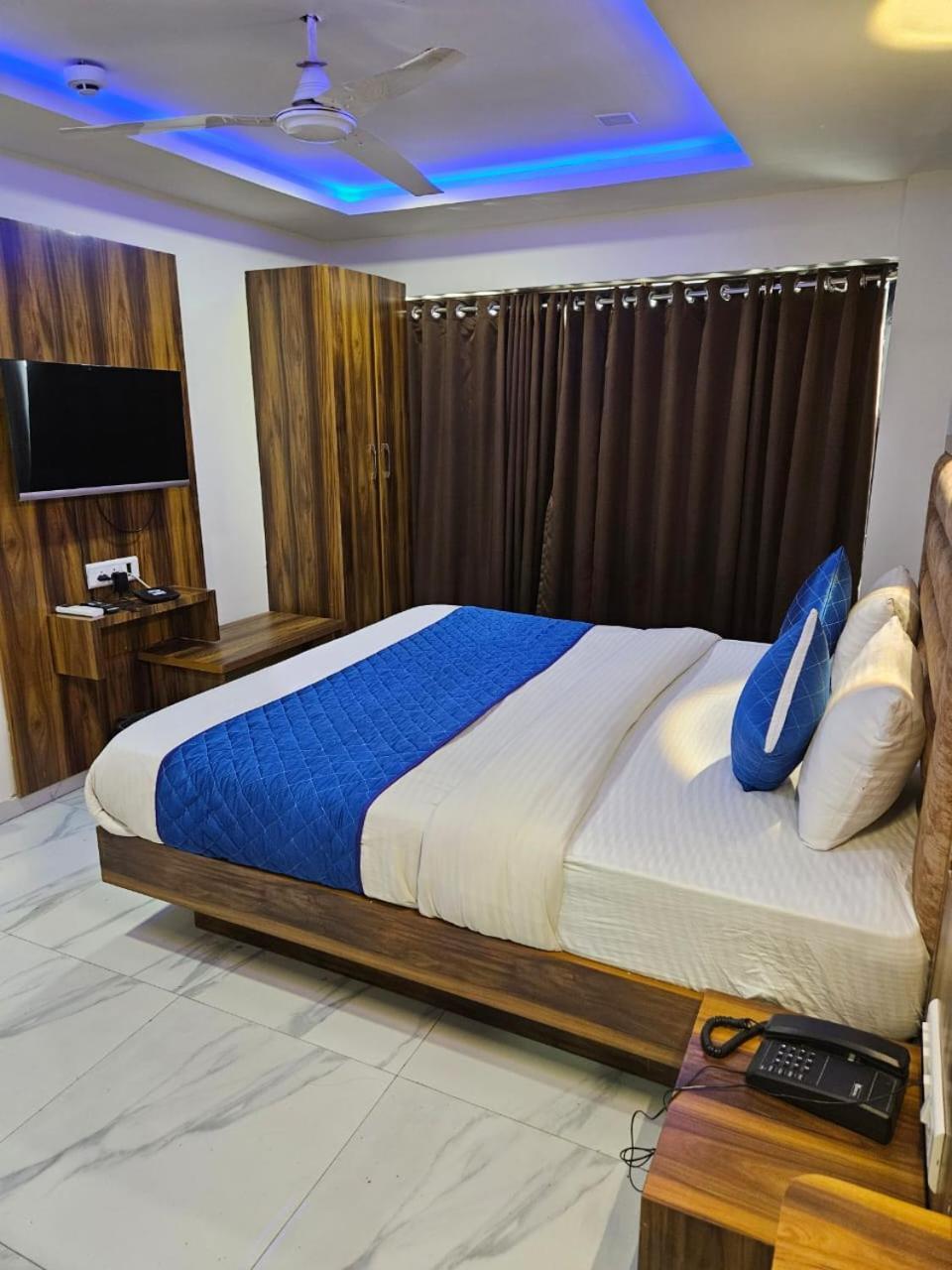 Hotel Ozone,Ahmadábád Kültér fotó